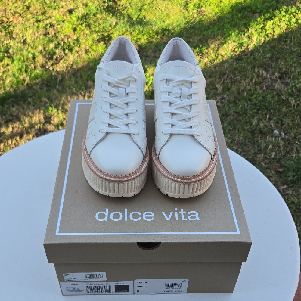 Dolce Vita Cream and Tan Women's Sneakers